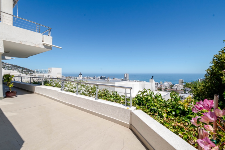 3 Bedroom Property for Sale in Sea Point Western Cape